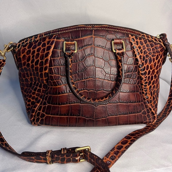 SOLD Dooney&Bourke Campbell Crocodile Embossed Brown Leather Satchel EUC - Picture 2 of 11